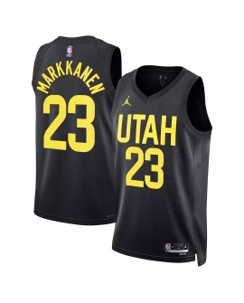 Maillot Swingman Utah Jazz Lauri Markkanen #23 Jordan Brand noir 2022/23 pour hommes - Édition Statement