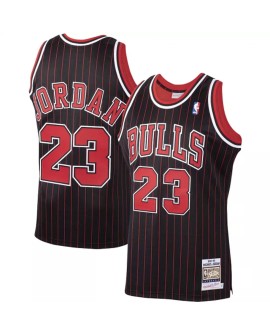 Maillot Chicago Bulls Michael Jordan #23 Mitchell & Ness noir Hardwood Classics 1995-96 pour hommes
