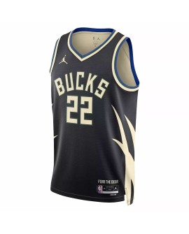 Maillot Swingman Milwaukee Bucks Khris Middleton #22 Jordan Brand noir 2022/23 pour hommes - Édition Statement